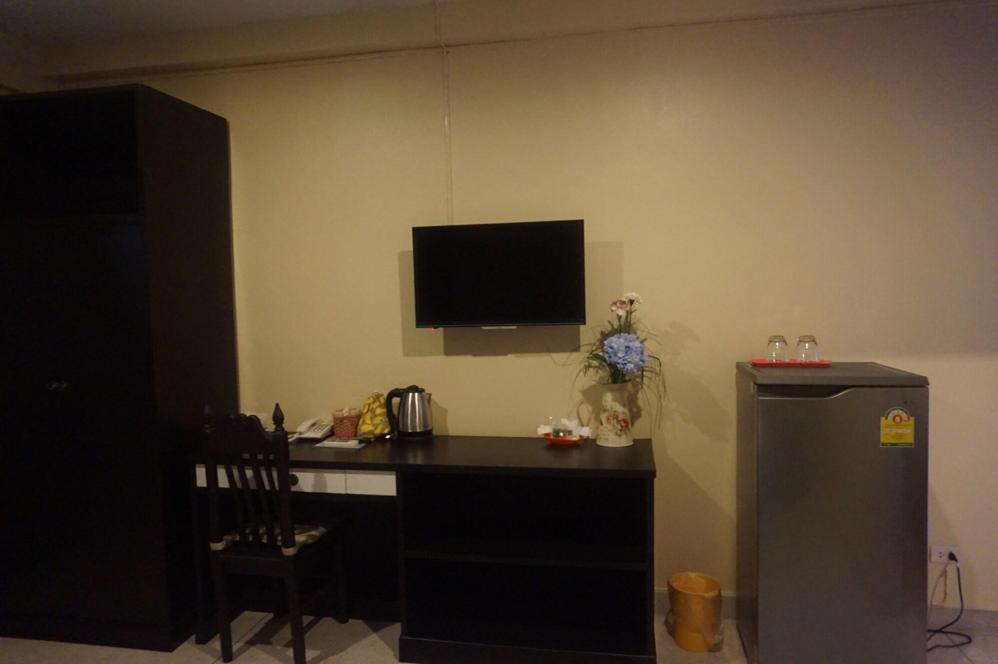 Metro Residence Сурин Екстериор снимка