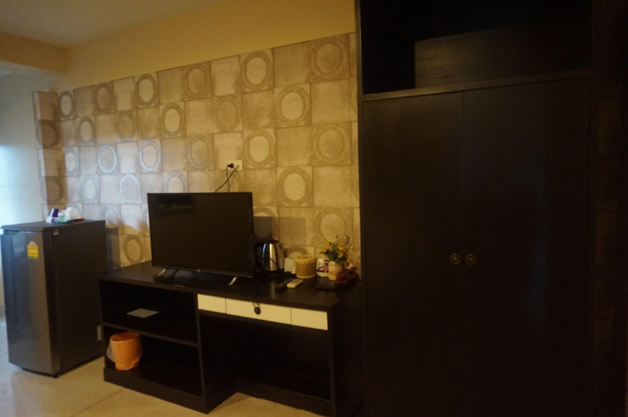 Metro Residence Сурин Екстериор снимка