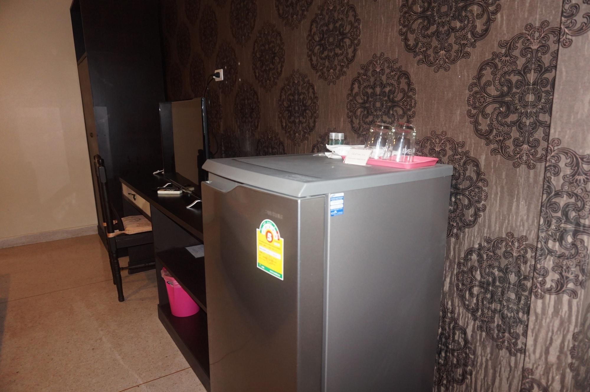 Metro Residence Сурин Екстериор снимка